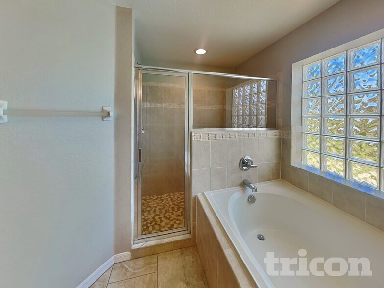 Building Photo - 10752 Carloway Hills Dr