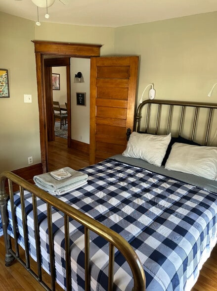 Bedroom 2 - 205 George St W