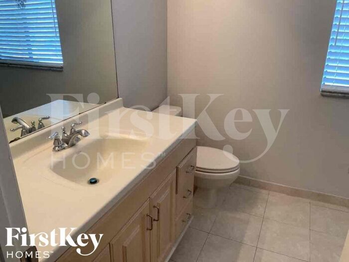 Building Photo - 5784 Strawberry Lakes Cir