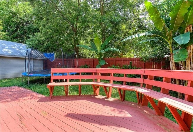 Building Photo - 831 Tanner Dr