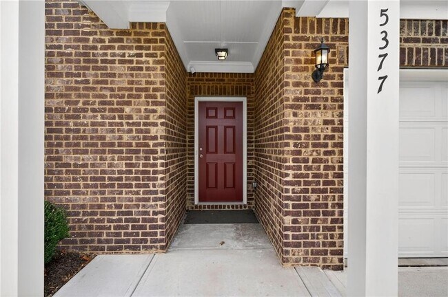 Building Photo - 5377 Fountainhead Ln