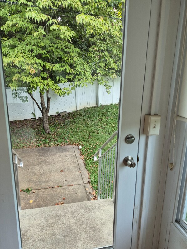 Building Photo - 9663 Yorkshire Estates Dr