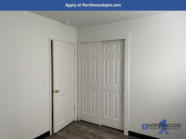 Building Photo - Nice 2 bedroom, 1 bathroom home close to everything in Central Point!!!