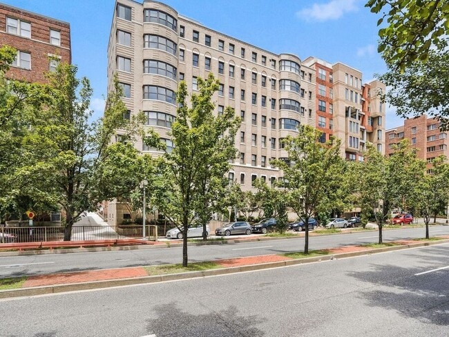 Building Photo - 2515 K St NW