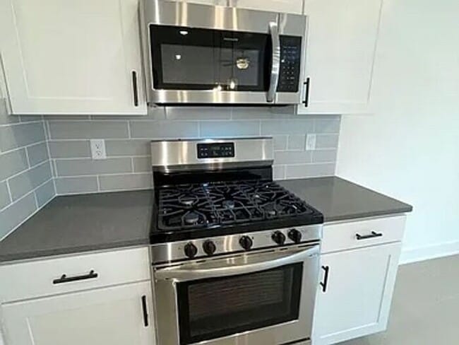 Building Photo - Gorgeous 3 bedroom / 2/5 bath in Park Hill schools!