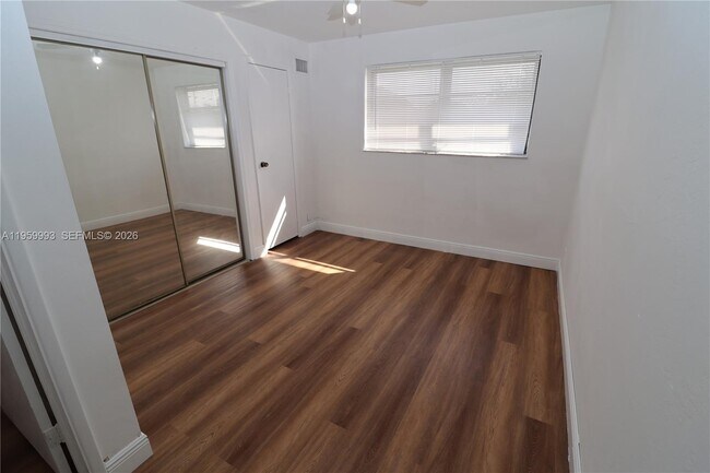 Building Photo - 1206 N 22nd Ave