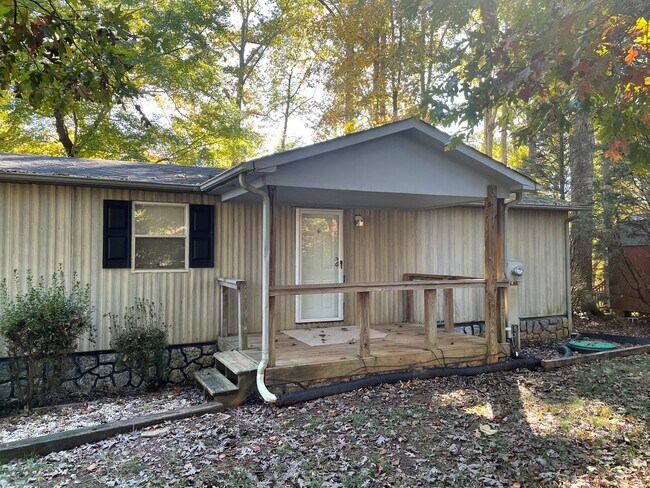 Primary Photo - Updated Two Bedroom Trailer with Lake Acce...