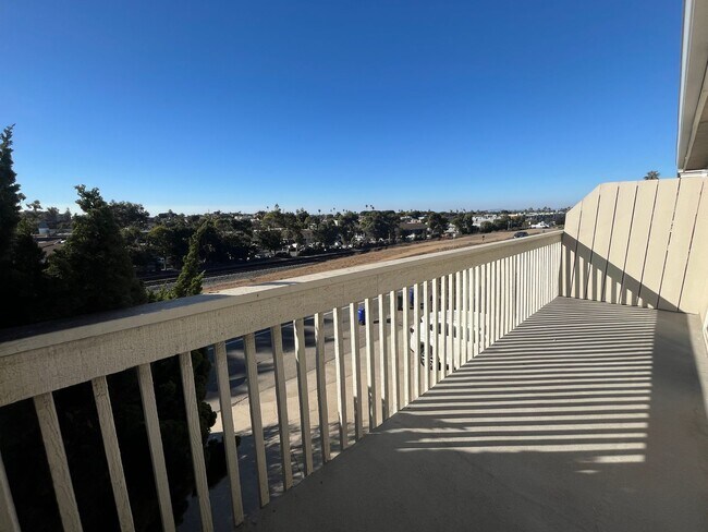 Building Photo - Remodeled, 2BD/2BA Duplex w/ Sunset Views: Fenced Yard, Garage, Steps to Beach & Downtown Encinitas