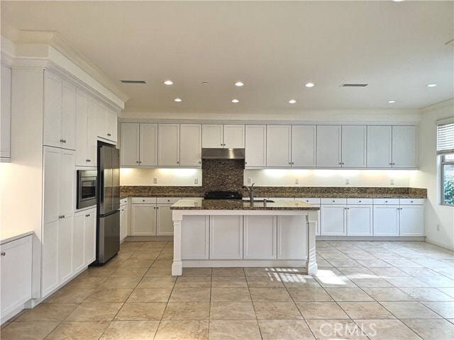 Building Photo - 27 Larkfield