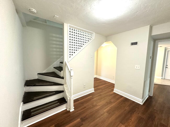 Building Photo - 18478 Tulip Rd