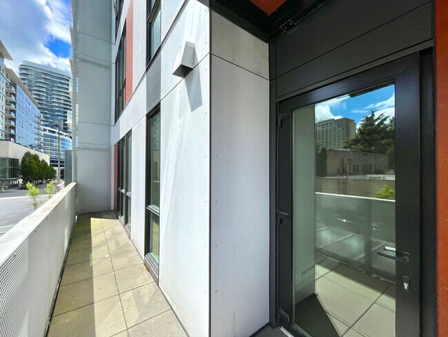 Building Photo - 1085 103rd Ave NE