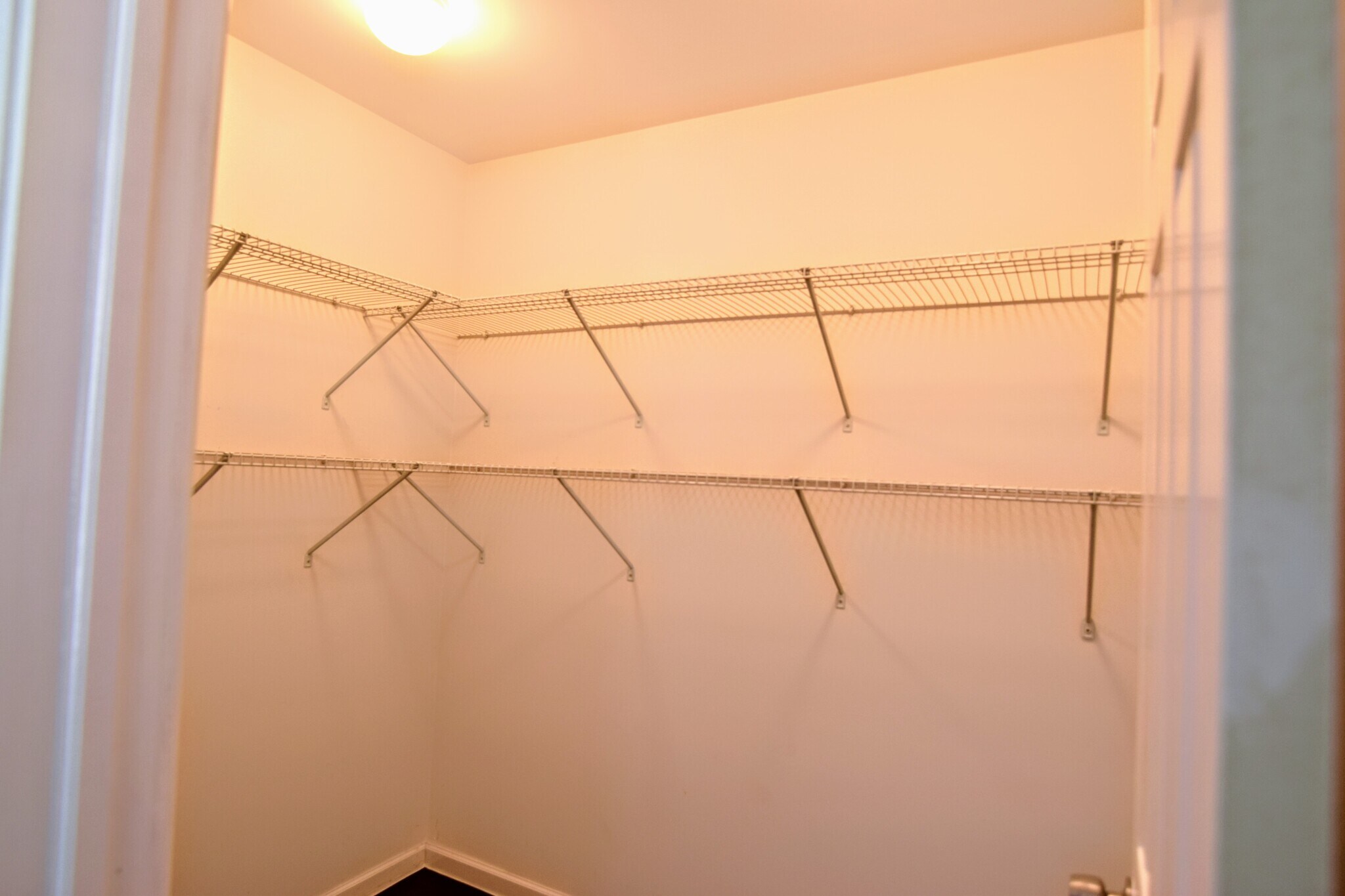 WALK-IN CLOSET - 1828 N Bissell St