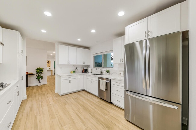 Building Photo - 45455 Crow Cir