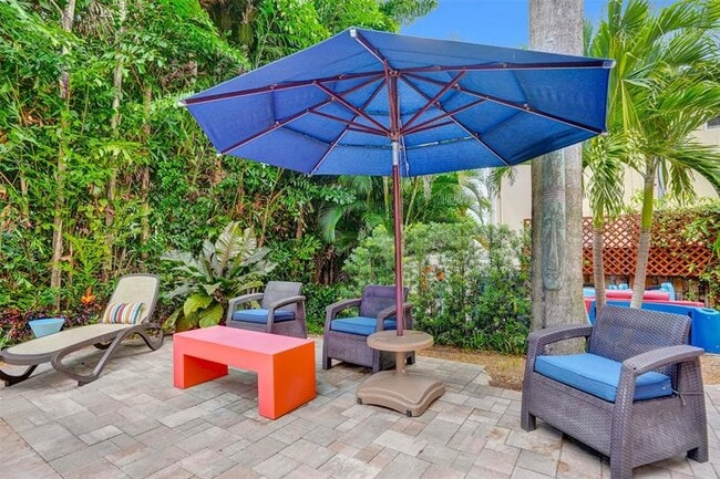 Building Photo - 624 NE 29th Dr