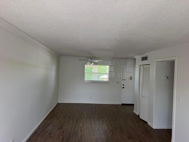 Building Photo - 500 Bonnie Blvd
