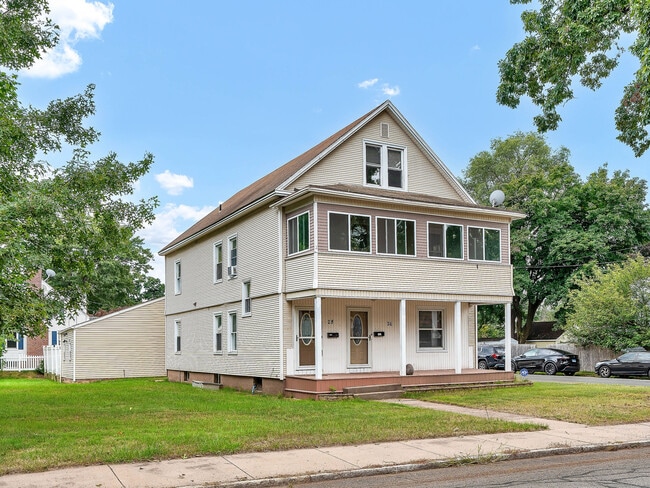 Primary Photo - 28 Hollister St