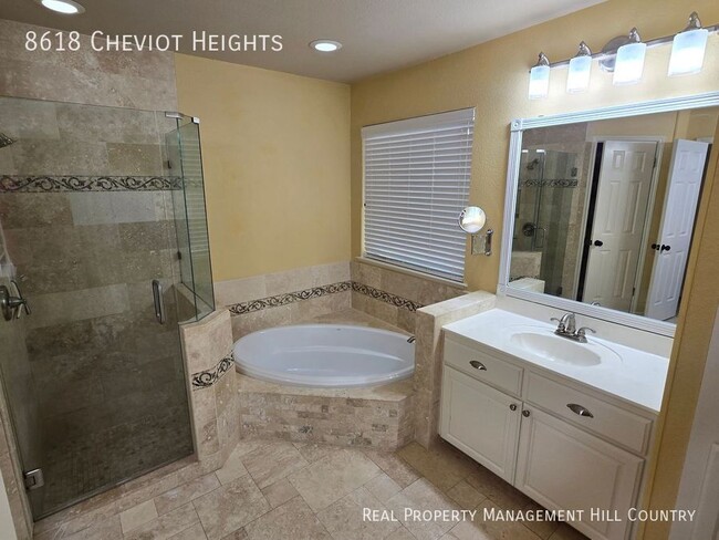 Building Photo - 8618 Cheviot Heights