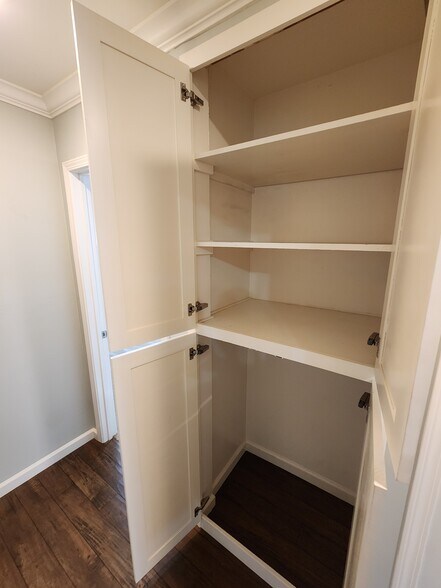 Building Photo - 5051 Rebel Rd