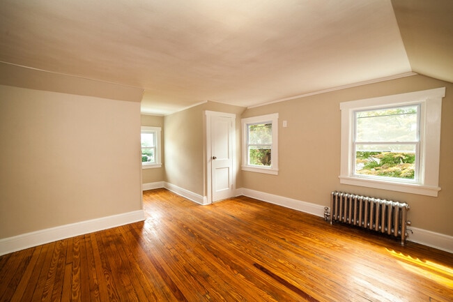 Building Photo - 25 Jardine Rd