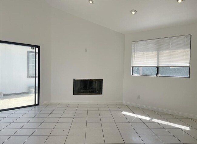 Building Photo - 15100 Dunton Dr
