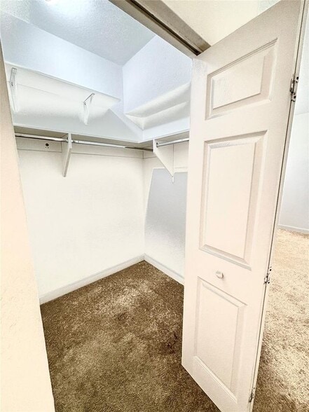 Building Photo - 451 NE 1st St