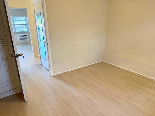 Building Photo - 2001 S Ocean Dr