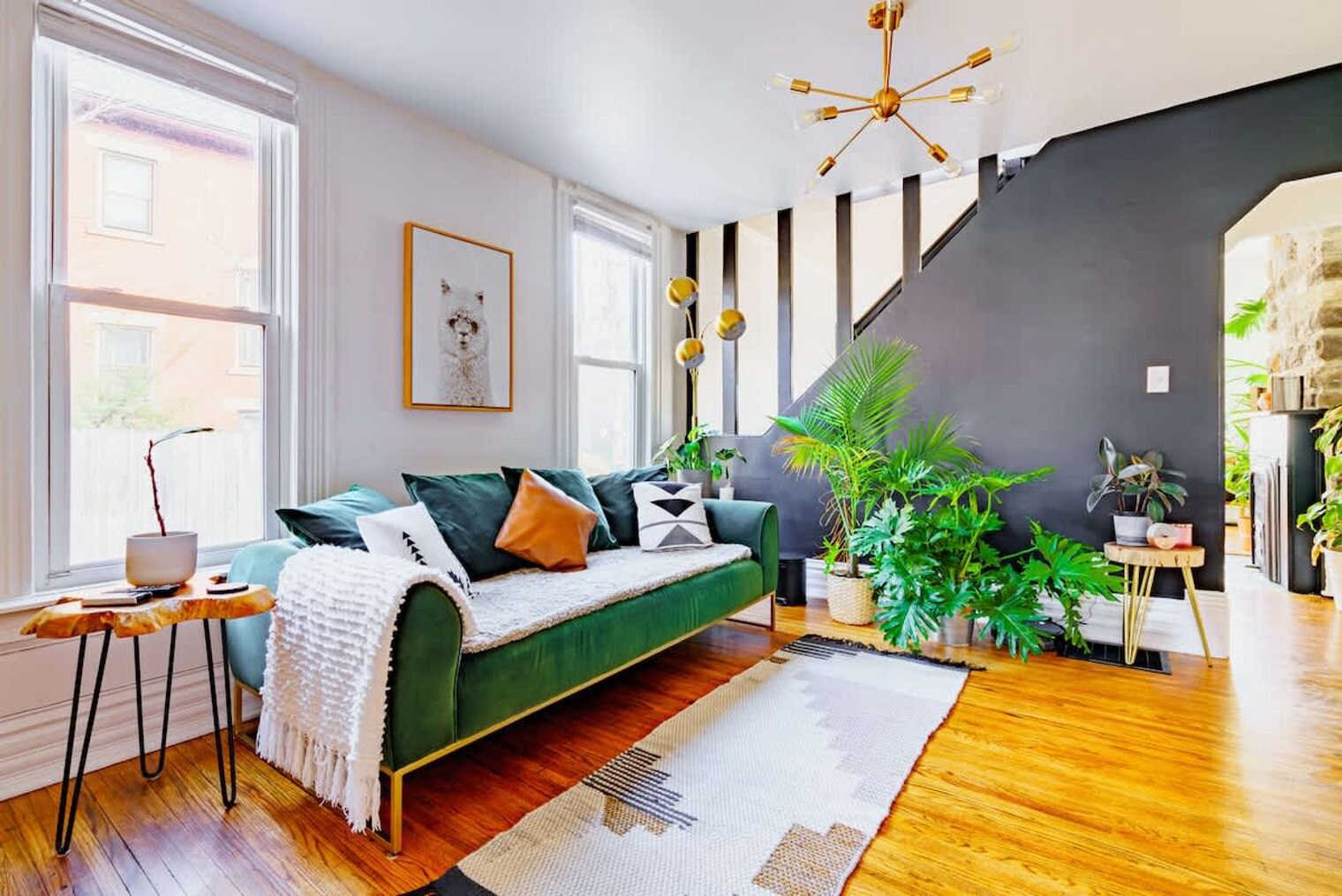 Building Photo - 254 W Poplar Ave