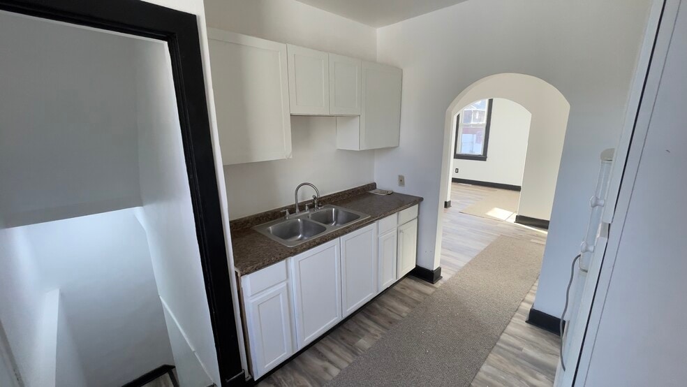 Building Photo - 308 9th St