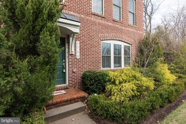 Building Photo - 3309 S Kemper Rd