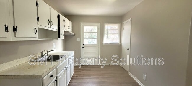 Building Photo - 1417 Ardmore Dr