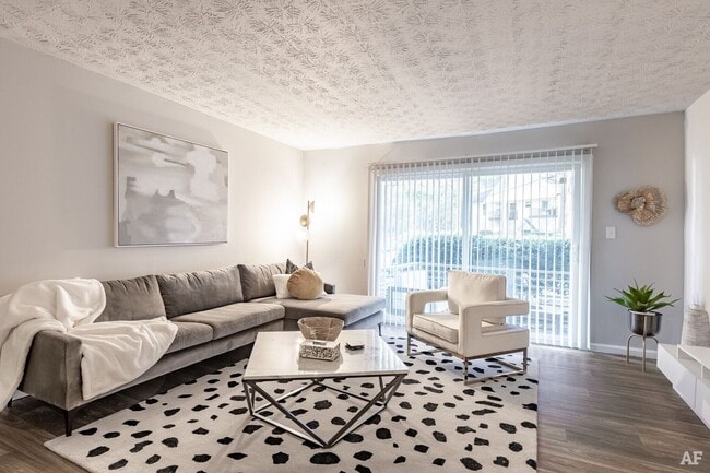 Interior Photo - Park Valley