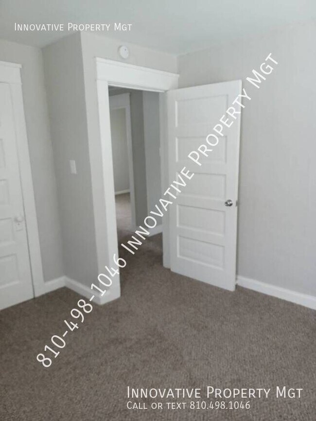 Building Photo - 842 E 9th St