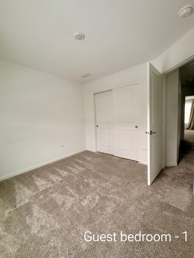 Building Photo - 522 Wolverine Dr