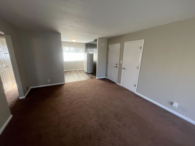 Building Photo - 6051 Laurel Hall Dr