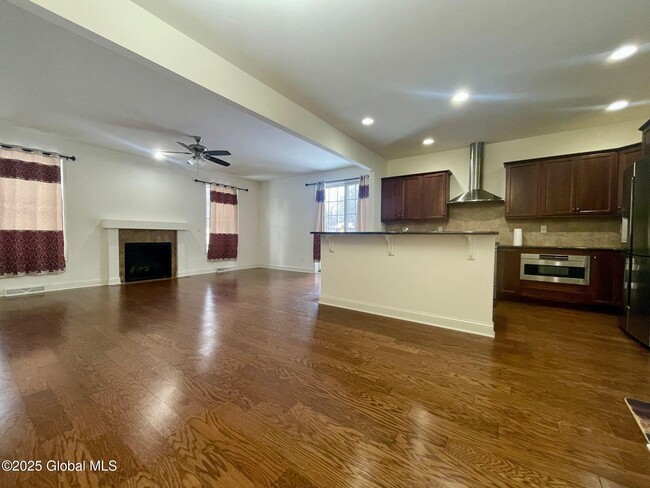 Building Photo - 19 Eagles Ln