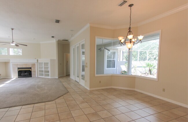 Building Photo - 4404 SW 91st Dr