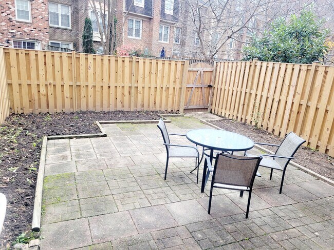 Building Photo - 7415 Fountain Head Dr