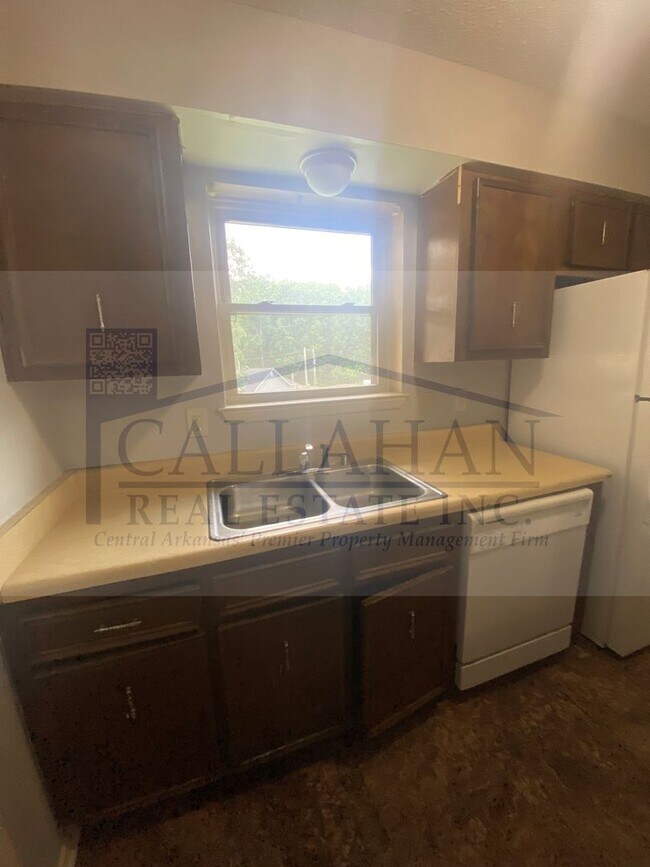 Building Photo - NLR 3 Bedroom Home