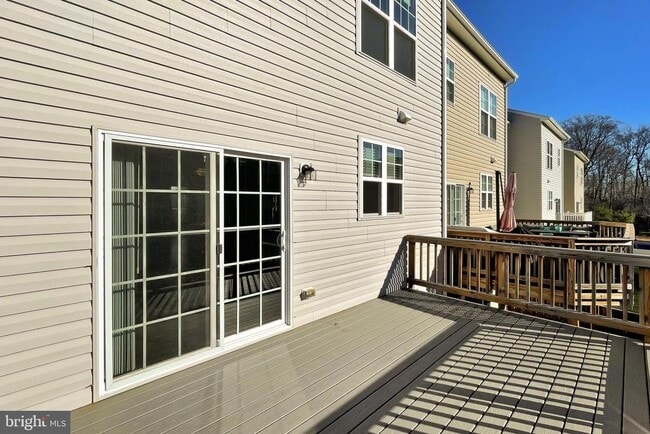 Building Photo - 210 Apsley Terrace