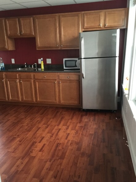 Building Photo - 289 Chelsea St