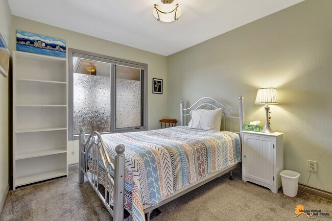 Building Photo - South Anchorage 2 bed/2 bath Condo with Garage and In Unit Laundry