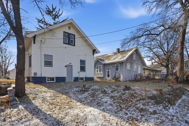 Building Photo - 1117 19th Ave