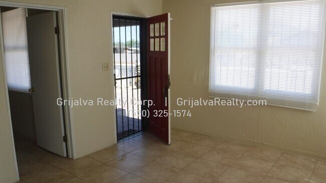 Building Photo - 401palm