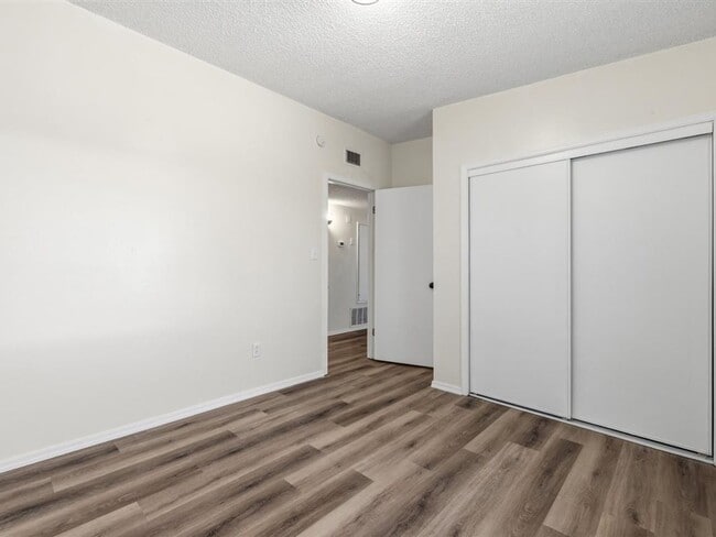 Building Photo - 2103 N 10th Ave