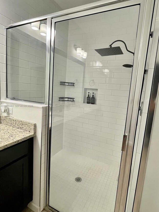 Building Photo - 1034 Chelan Falls Dr