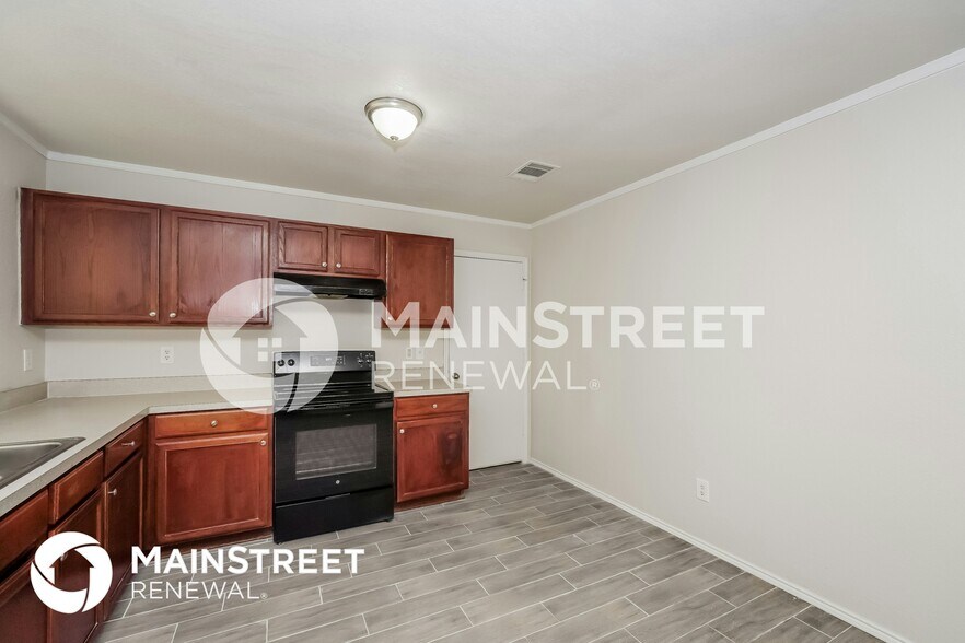 Building Photo - 8641 Hawkview Dr