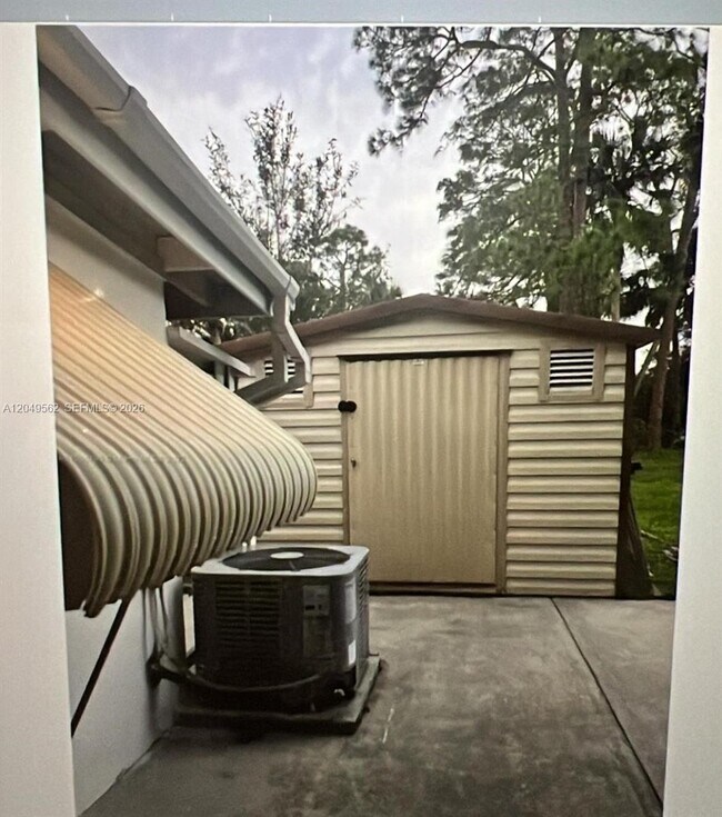 Building Photo - 2106 79th Ct