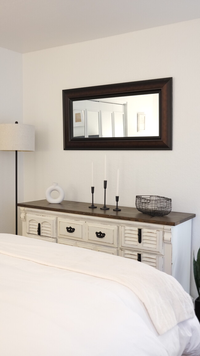 Secondary bedroom - 250 Forest Ridge