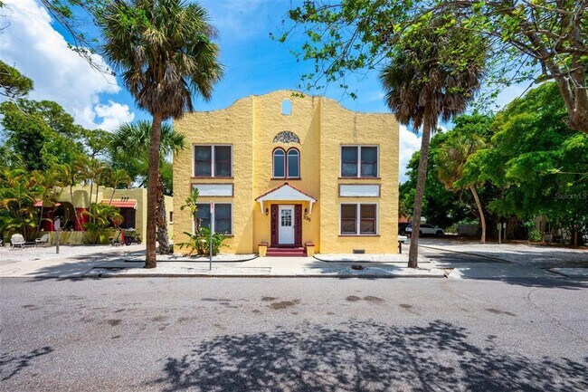 Building Photo - 325 Ohio Pl