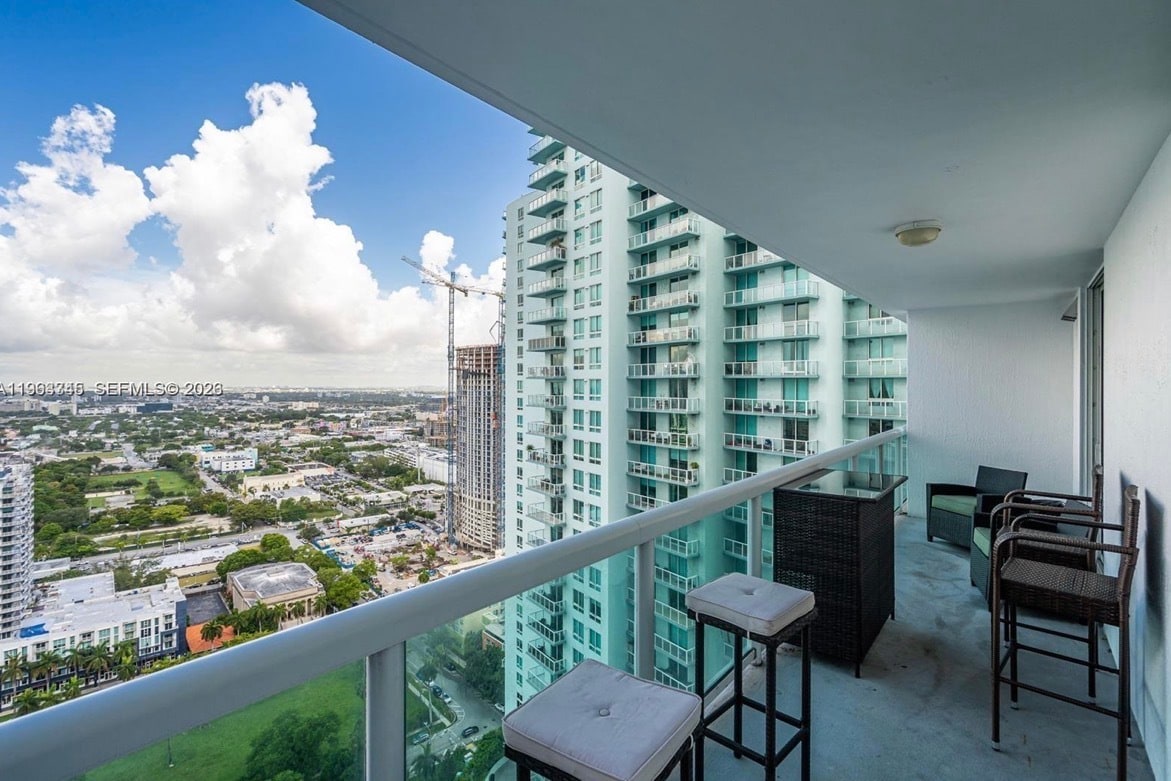 Building Photo - 1800 N Bayshore Dr